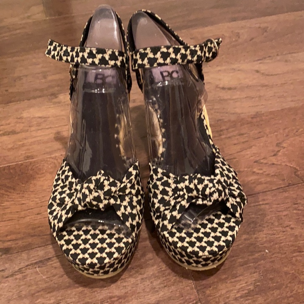 BC shoes twist wedges